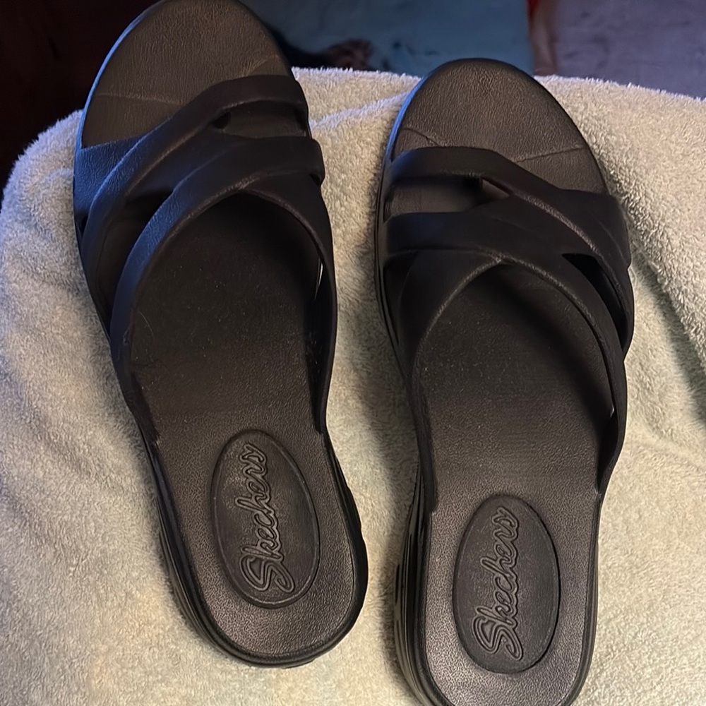Skechers Women's Black Rubber Wedge Slide Sandals NWOT